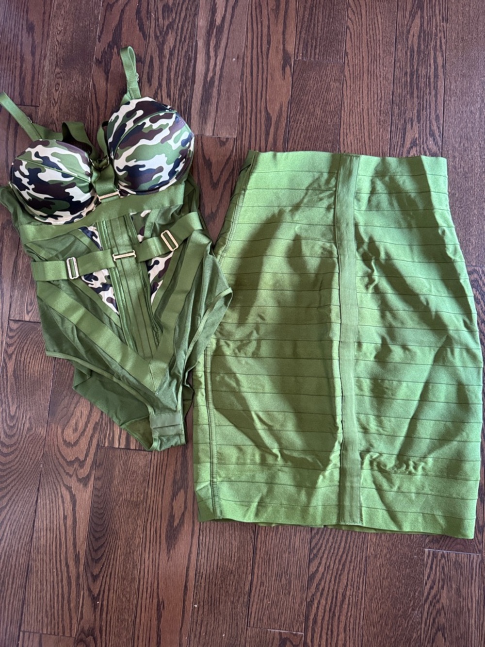 RARE Honey Birdette Elvis camp Green Bandage Pencil Skirt and bodysuit - both M